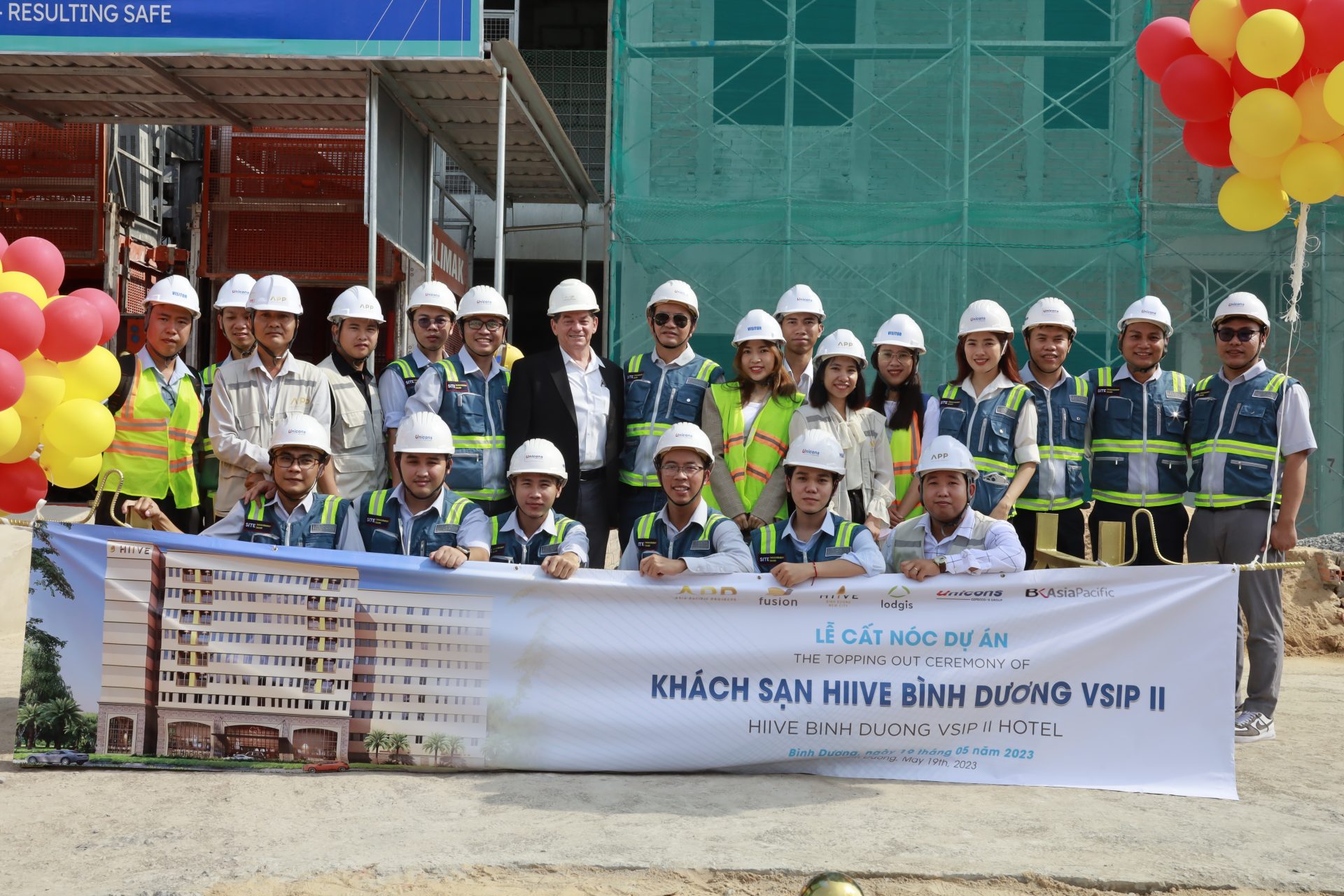 Pictures at the ceremony of the tower of HIIVE BINH DUONG VSIP II project